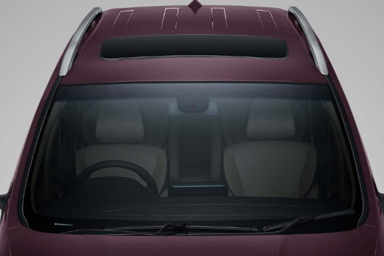 Image Tampil Berkelas dengan Fitur Sunroof Wuling Cortez