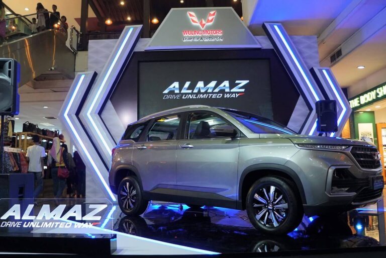 Image Wuling Memperkenalkan Almaz di Semarang