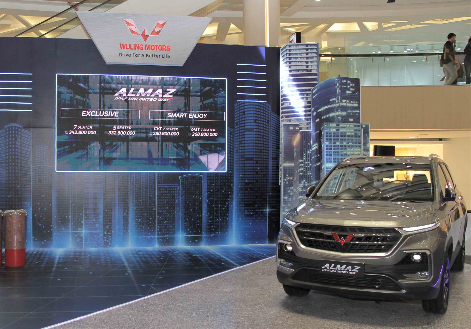 Image Wuling Resmi Hadirkan Varian Baru Almaz di Surabaya