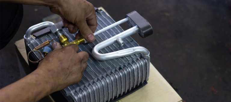 Image Evaporator AC Mobil: Fungsi, Kerusakan & Perawatan