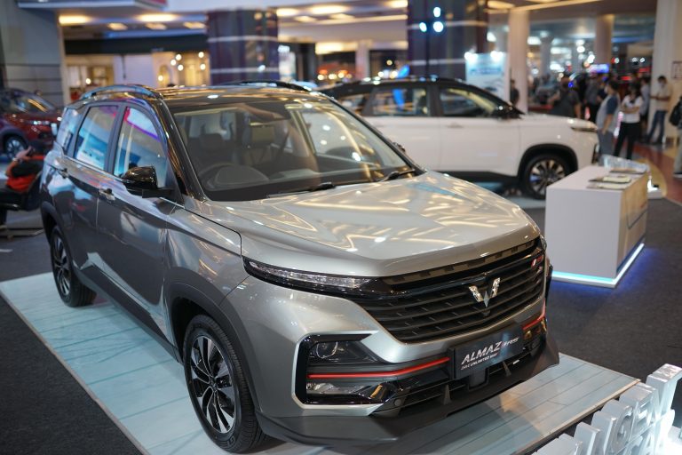 Image Wuling Almaz RS Kini Resmi Mengaspal di Makassar