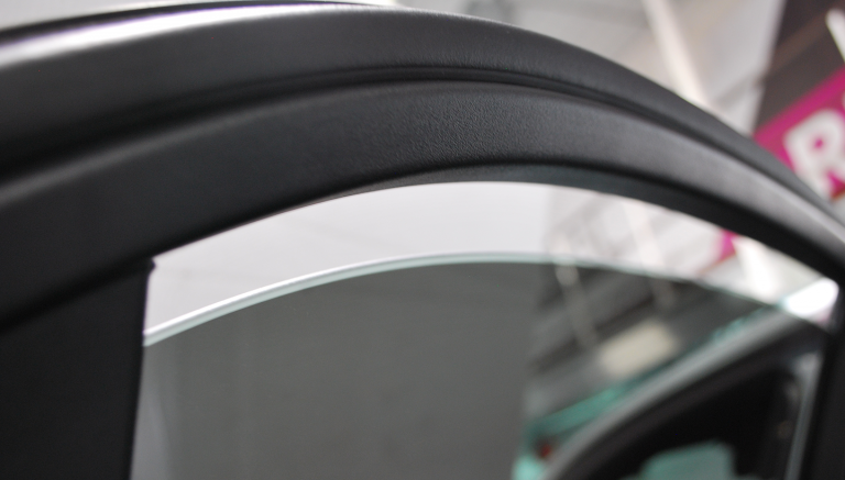 Image Car Door Rubber: Maintenance and Replacement
