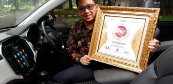 Image Wuling Almaz Dianugerahi Indonesia Digital Popular Brand Award 2021