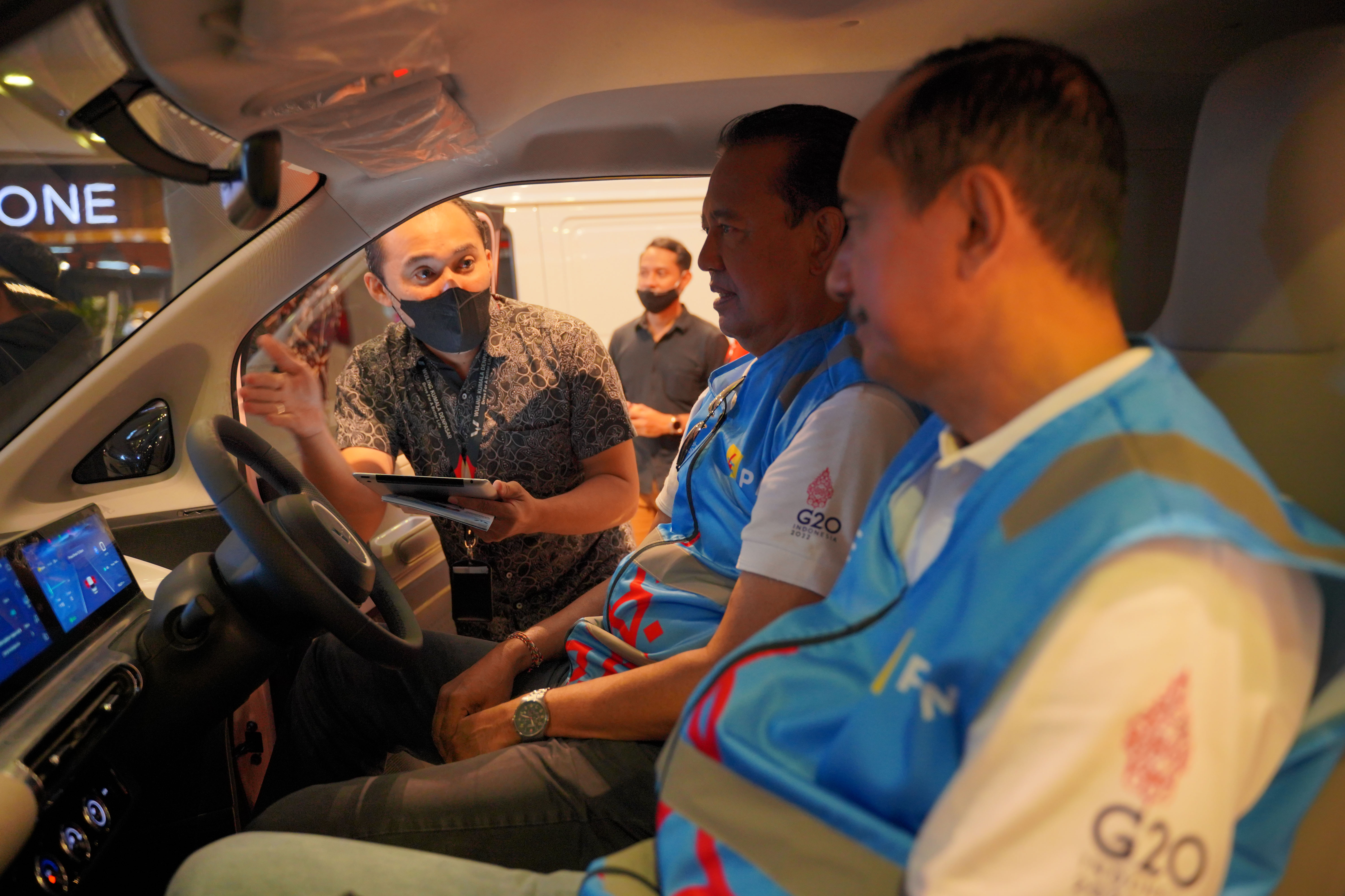 Image Wuling Air ev Participates in PLN E-Mobility Day in The Island of Gods