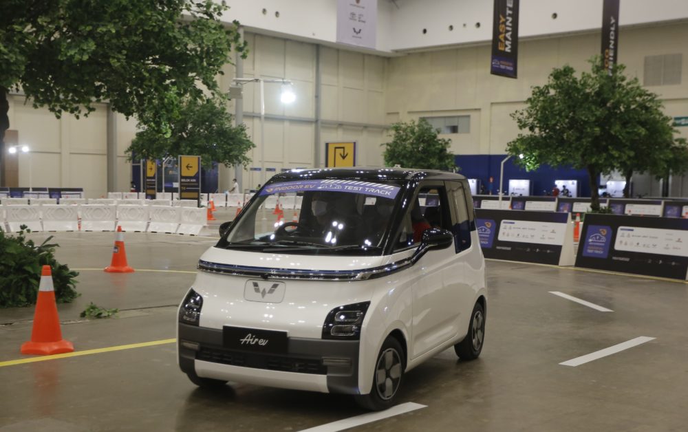 Sebagai kendaraan yang bebas emisi Air ev tersedia di arena indoor EV test track di Hall 10 ICE BSD City 1000x628