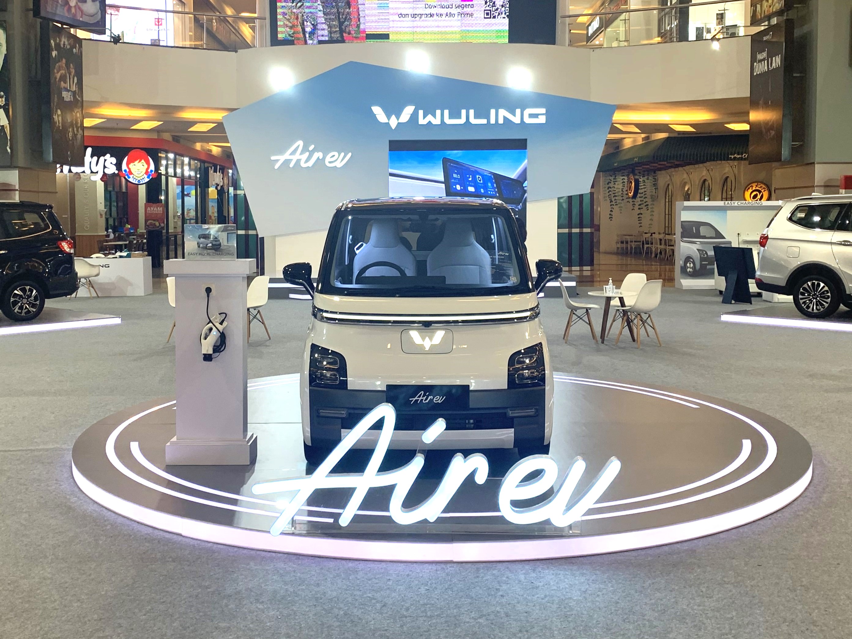 Image Wuling Officially Introduces Its First Electric Vehicle, Air ev, In Makassar