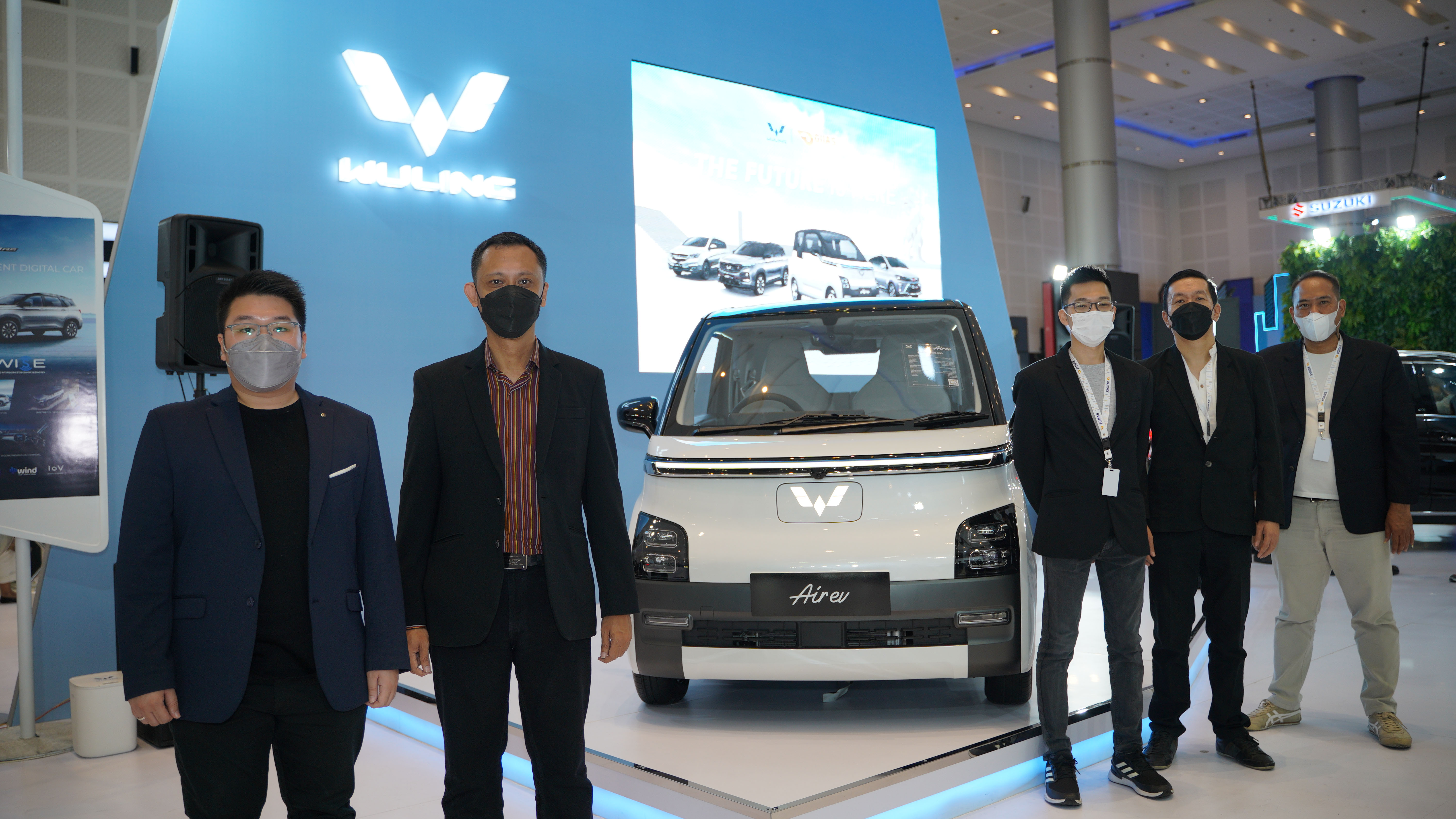 Image Wuling Officially Launched Air ev in The City of Heroes at GIIAS Surabaya 2022