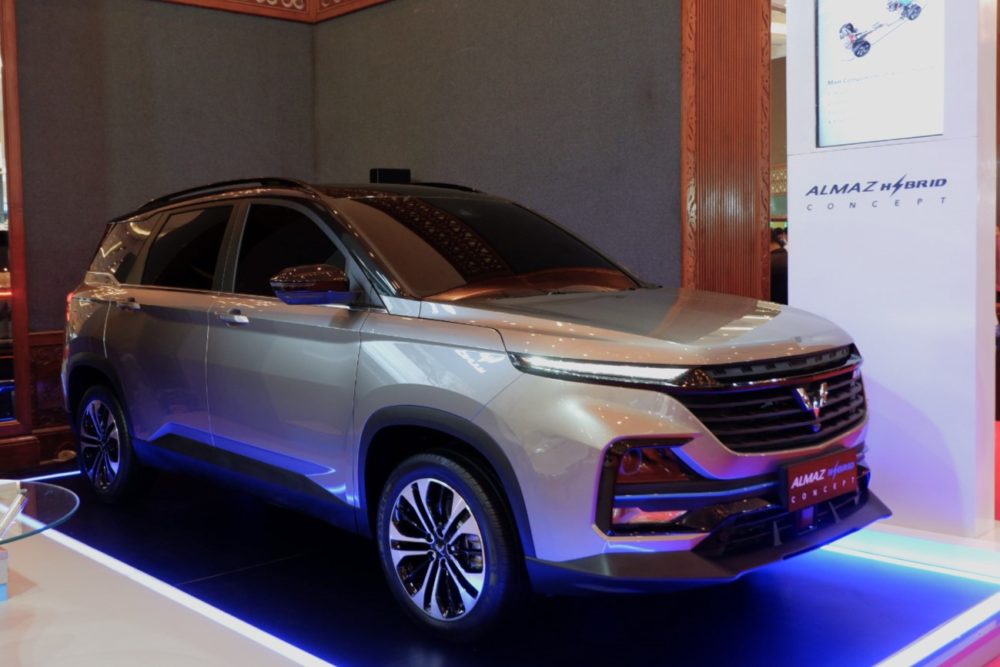 Wuling tampilkan inovasi kendaraan berteknologi hybrid melalui Almaz Hybrid Concept di ajang IEMS 2022 1000x667