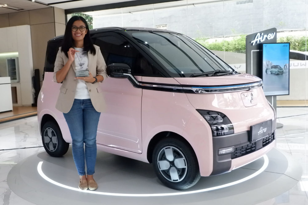 Wuling Air ev menyandang gelar Best Innovation Award dari Carvaganza ini hadir sebagai solusi mobilitas dengan berbagai kemudahan dan ramah lingkungan 1000x667