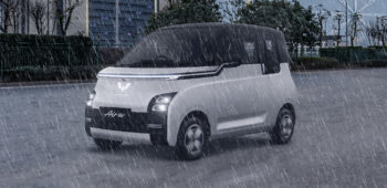 Image Safety Tips for Driving an Electric Car in the Rain