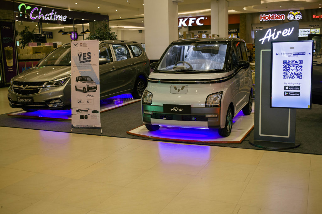 Wuling Brings a Variety of Product Lines at the Year End Sale (YES) Exhibition in Padang Wuling Brings a Variety of Product Lines at the Year End Sale (YES) Exhibition in Padang