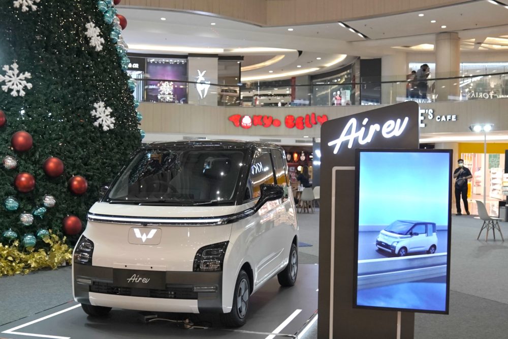 Melalui program Year End Sale YES Wuling Air ev tersedia dengan uang muka terjangkau mulai dari Rp55.000.000 dan cicilan ringan mulai dari Rp5.000.000. 1000x667