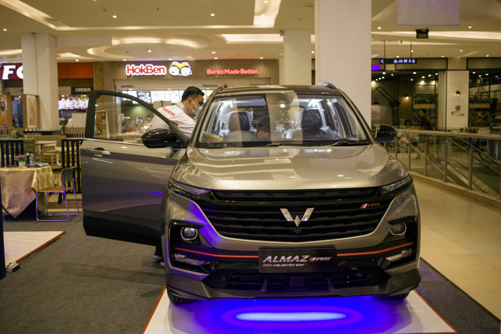 Melalui program Year End Sale YES Wuling Almaz RS ditawarkan dengan uang muka yang ringan mulai dari Rp22 jutaan 1000x667