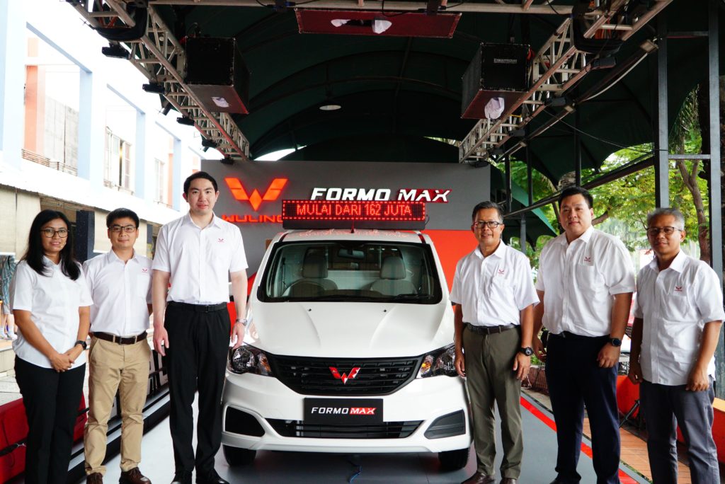 Wuling Resmi Luncurkan Formo Max untuk Mendukung Dunia Usaha Indonesia Wuling Resmi Luncurkan Formo Max untuk Mendukung Dunia Usaha Indonesia