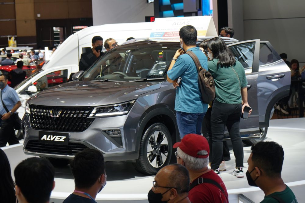 Alvez yang baru saja diluncurkan di IIMS 2023 ini memadukan desain eksterior yang stylish interior yang modern serta inovasi teknologi berkendara di dalam satu produk SUV 1000x665