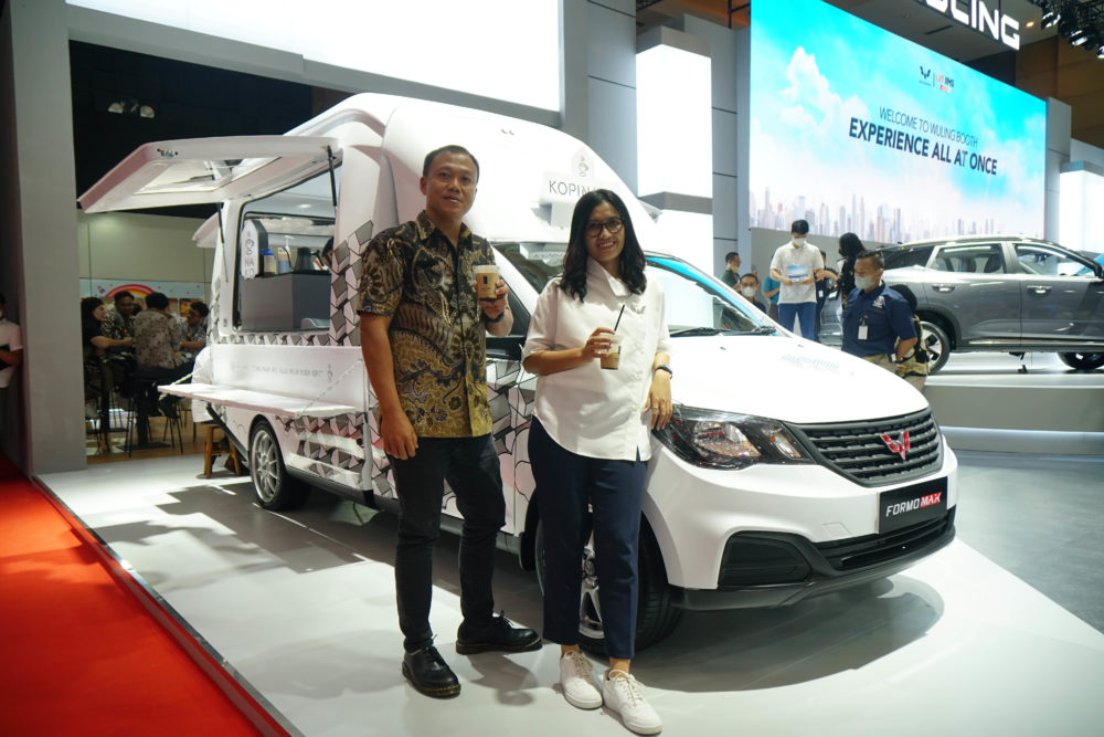 Jayadi Budiman bersama dengan Dian Asmahani optimis kolaborasi ini dapat menjadi inspirasi bagi masyarakat yang ingin membuka usaha baru dengan Formo Max 1000x667