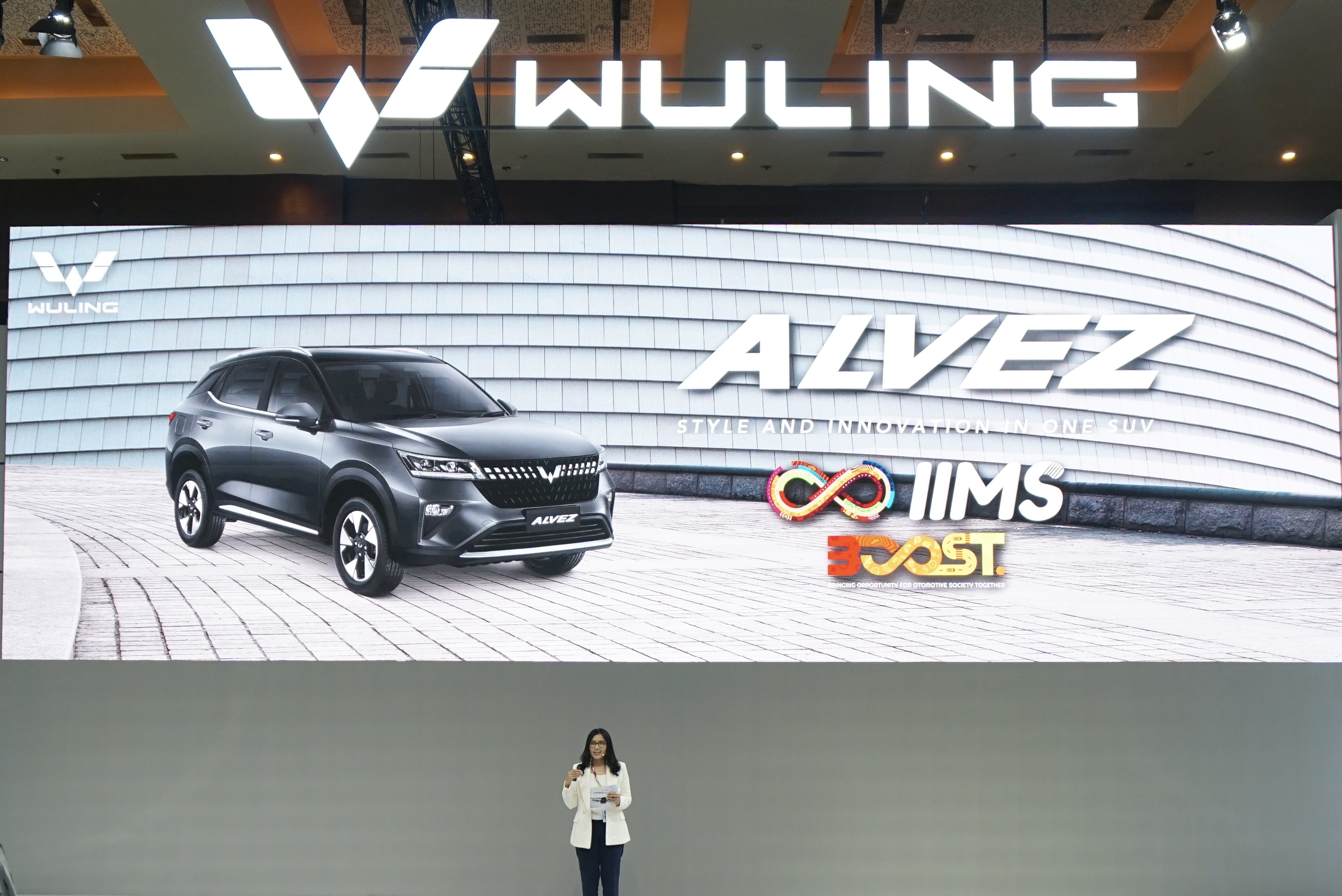 Image Wuling Alvez ‘Style & Innovation in One SUV’ Resmi Meluncur di Ajang IIMS 2023