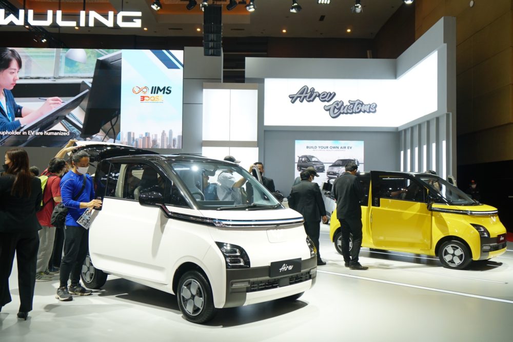 Wuling Air ev mendominasi surat pemesanan kendaraan di booth Wuling sepanjang IIMS 2023 1000x667