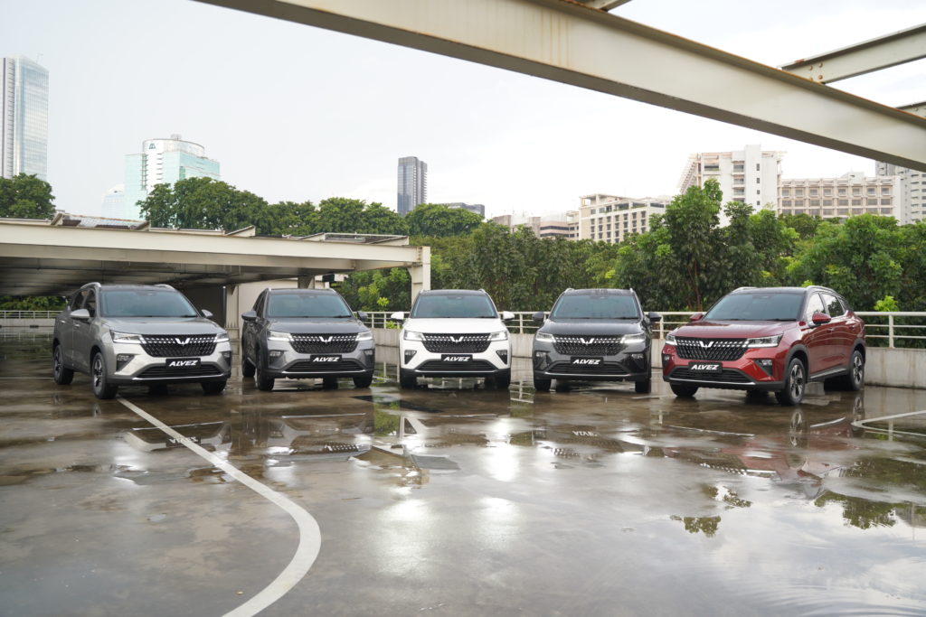 Wuling Invites Media Partners to Feel the Sensation of Driving Alvez in the GBK Area Wuling Invites Media Partners to Feel the Sensation of Driving Alvez in the GBK Area
