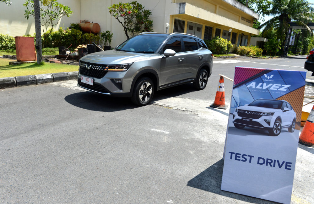 Selama periode peluncuran di Bali terdapat ragam promo serta unit test drive yang bisa dicoba oleh konsumen yang penasaran dengan berbagai inovasi dari Wuling. 1000x648