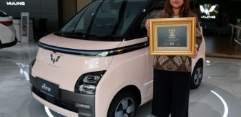 Image Wuling Air ev Wins the Indonesia Automotive Industry Leader 2022 in the EV Category