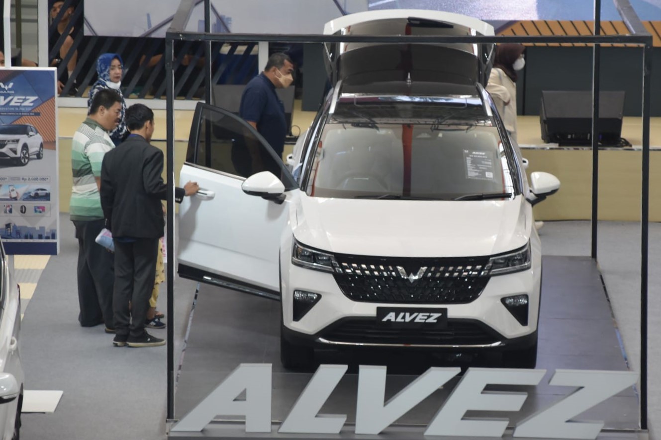 Image Alvez, the Latest Compact SUV from Wuling Greets the People of Palembang City