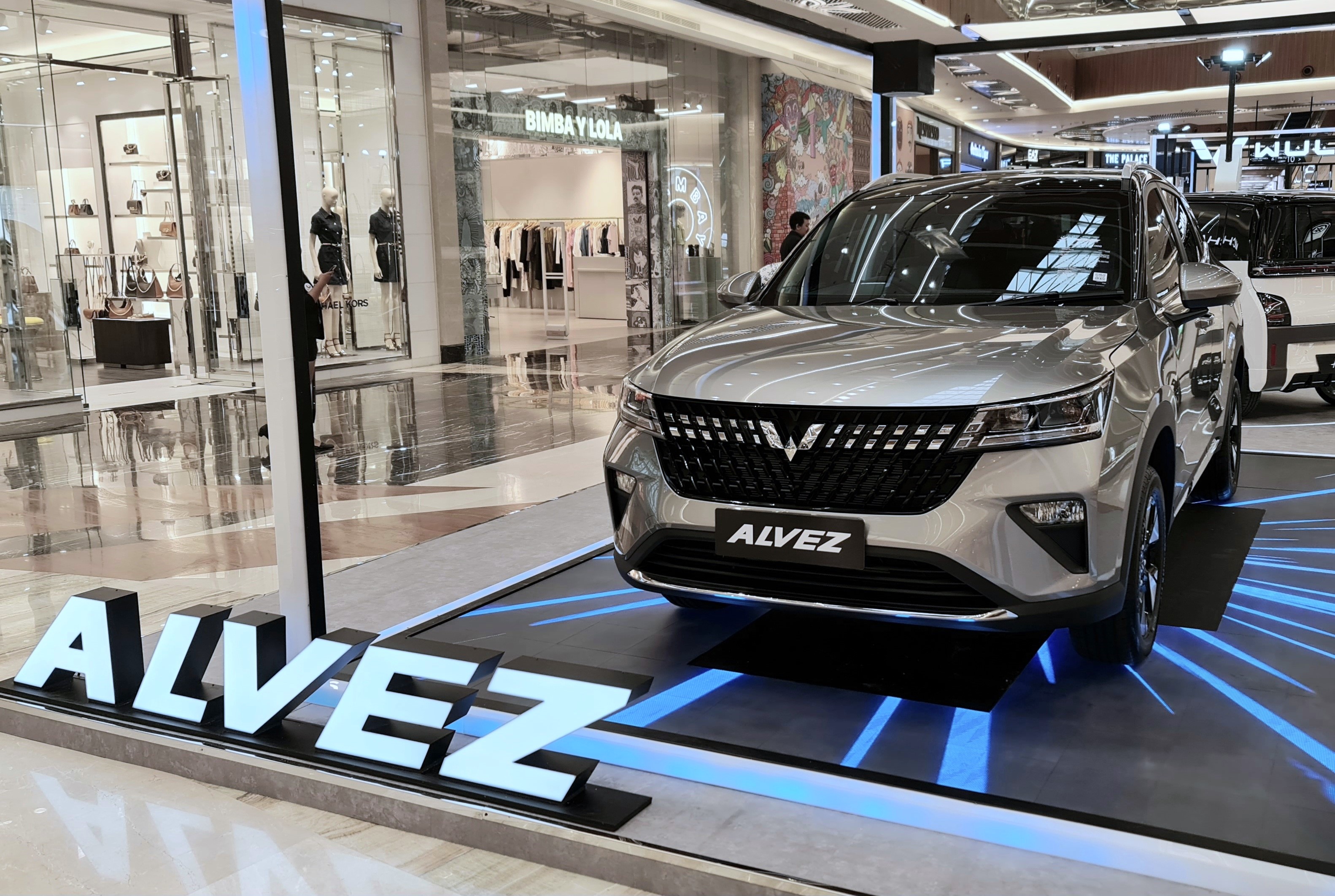 Image Wuling Holds Exhibition for Its Latest Compact SUV, Alvez, in Jakarta
