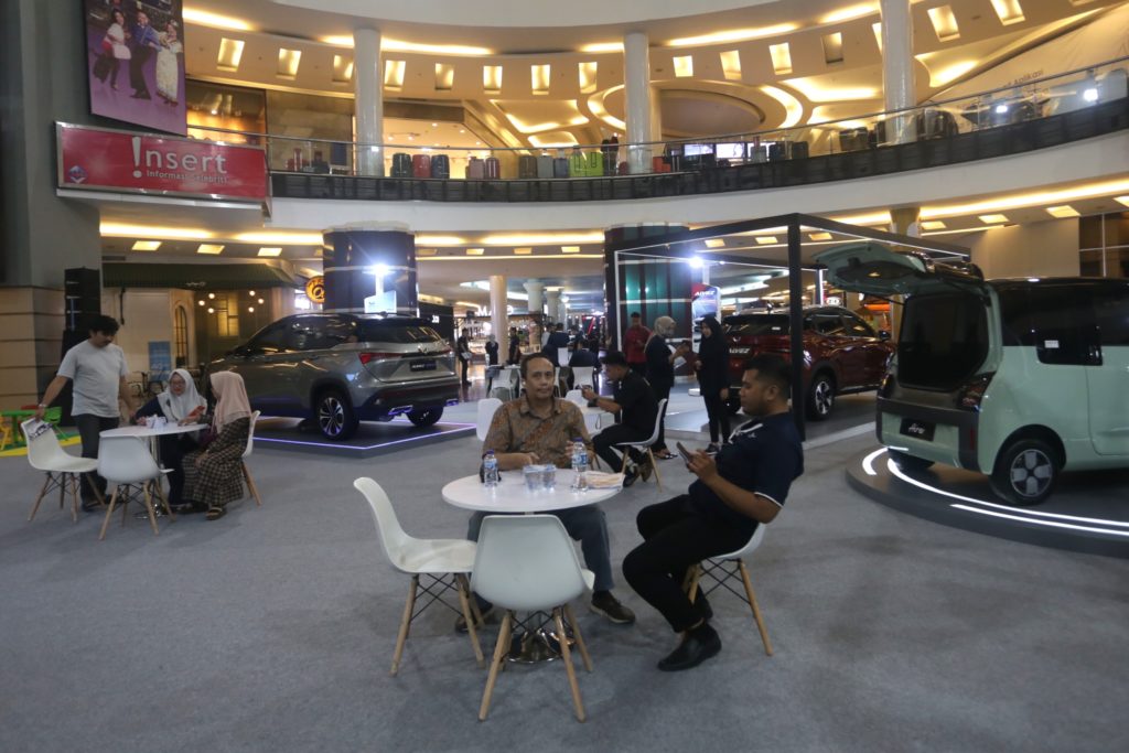 Wuling Alvez ‘Style and Innovation in One SUV’’ Resmi Dipasarkan di Kota Makassar Wuling Alvez ‘Style and Innovation in One SUV’’ Resmi Dipasarkan di Kota Makassar
