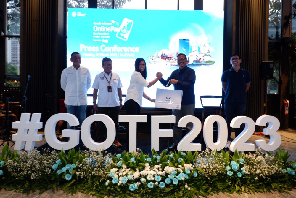 Wuling menunjukkan langkah inovatif melalui kolaborasinya dengan maskapai penerbangan nasional Garuda Indonesia dalam gelaran Garuda Indonesia Online Travel Fair GOTF 1000x667