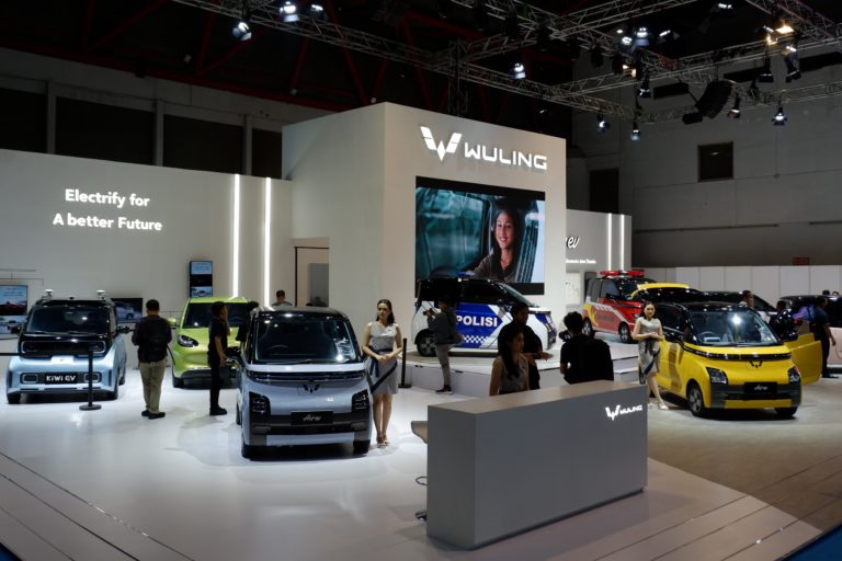 Image Wuling Hadirkan Rangkaian Kendaraan Listrik di Periklindo Electric Vehicle Show 2023