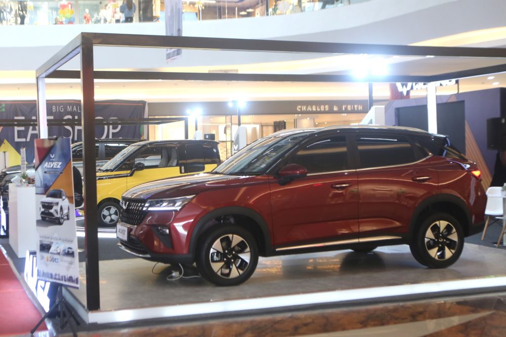 Konsumen dapat melihat secara langsung Alvez yang memadukan desain stylish dan inovasi di pameran Wuling yang diselenggarakan di Big Mall Samarinda sampai dengan 21 Mei 2023 1000x667