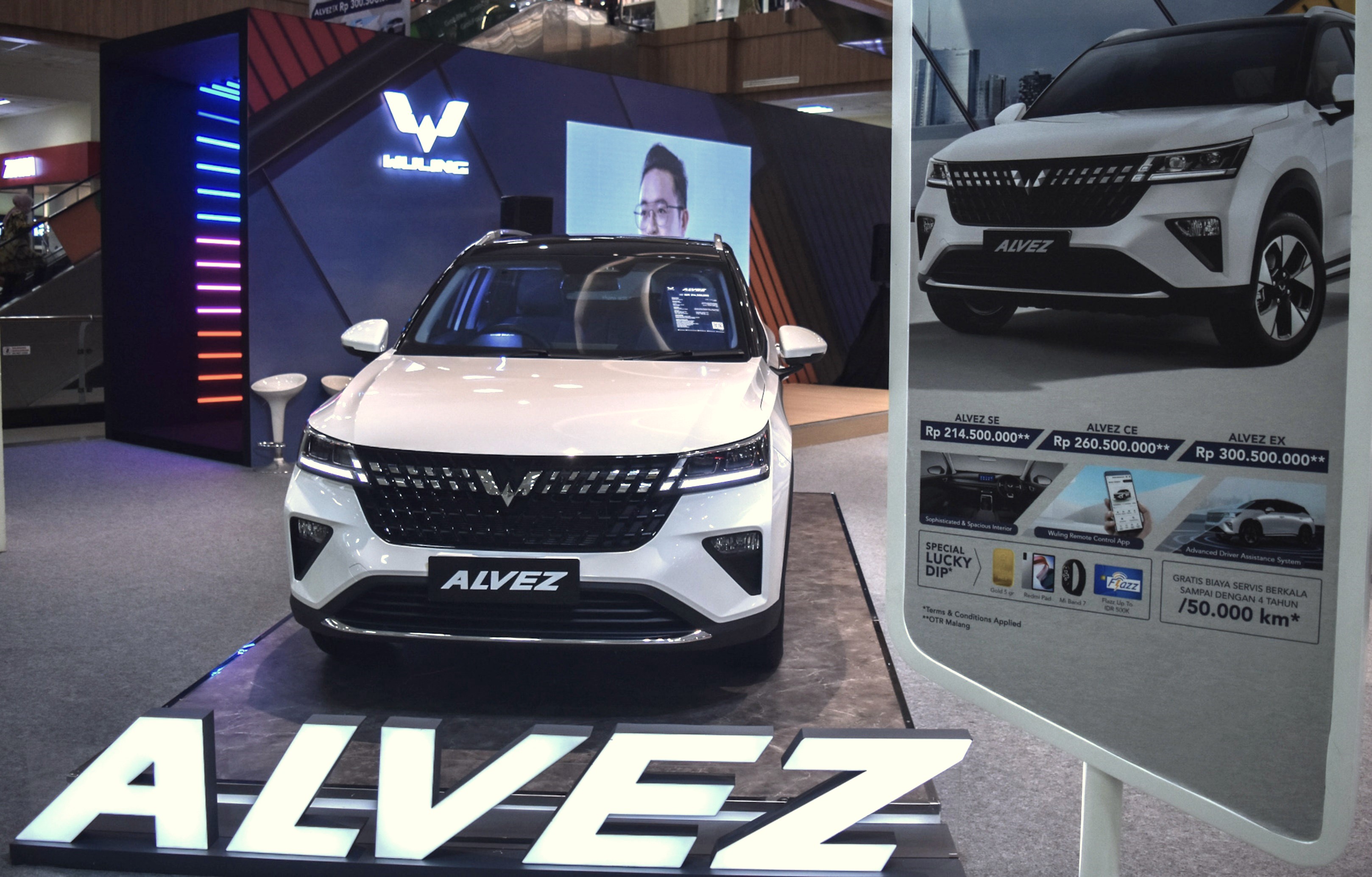 Image Alvez, the Latest Compact SUV from Wuling Greets the People of Malang City