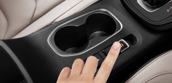 Image Cara Menggunakan Rem Tangan Mobil yang Tepat