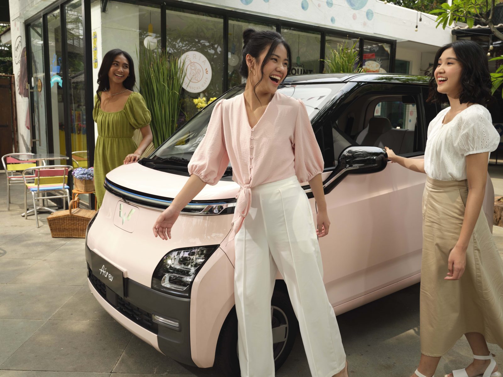 Wuling Air ev cocok bagi semua kalangan yang mengedepankan mobilitas ramah lingkungan dalam rangka mengurangi emisi karbon untuk mendukung tujuan berkelanjutan