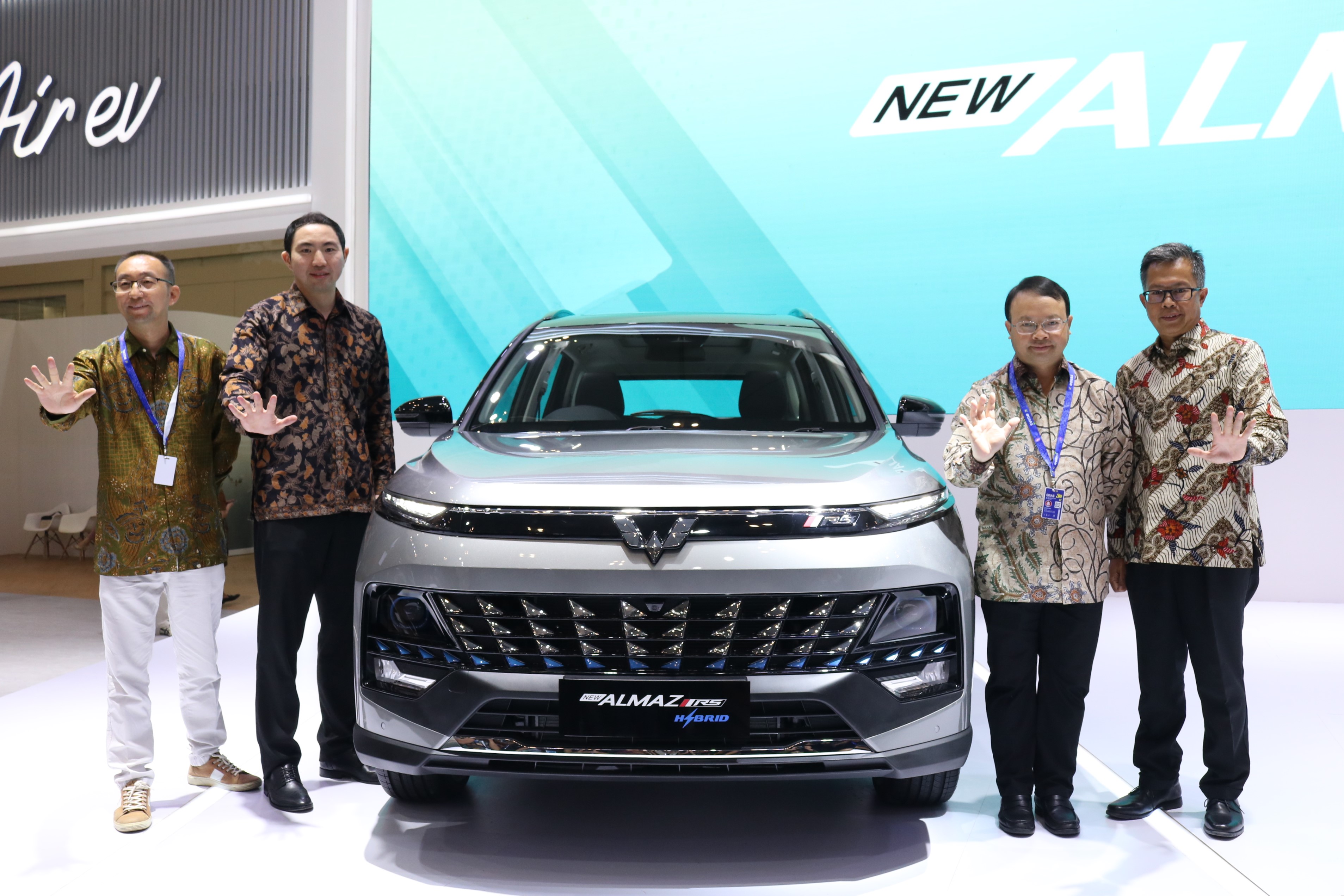 Image Wuling Officially Presents The Exterior & Interior of The New Almaz RS at GIIAS 2023