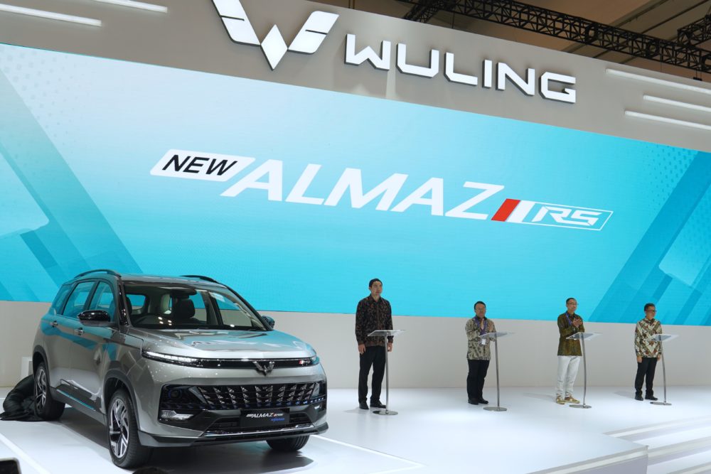 Wuling membuka pemesanan bagi pengunjung yang tertarik dengan medium SUV pintar dengan tampilan baru ini 1000x667