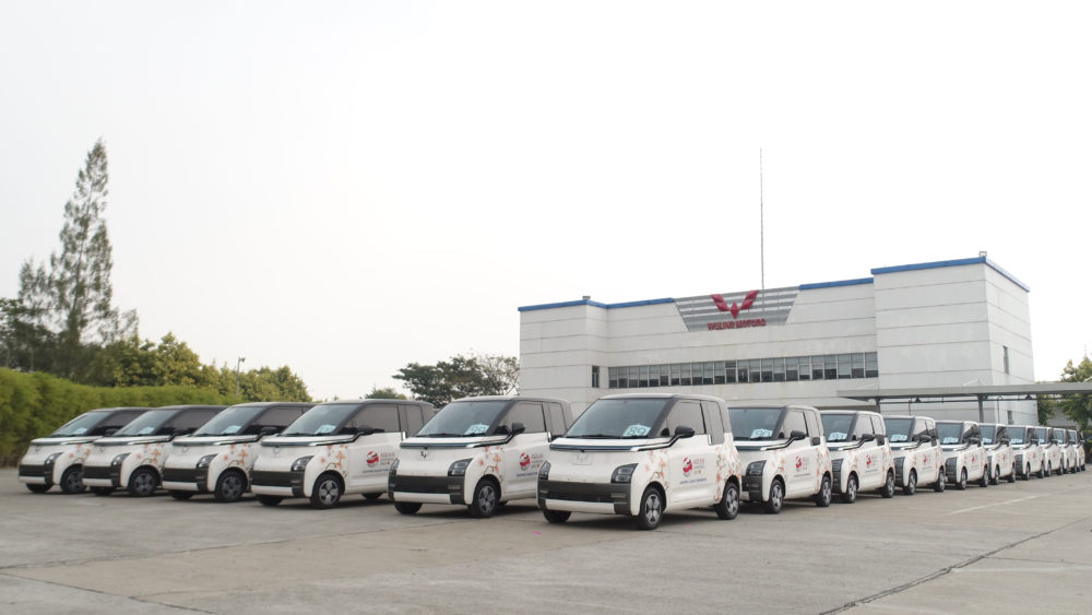 150 unit Wuling Air ev varian Long Range dikirimkan secara langsung dari Cikarang menuju Wuling Senayan Pool yang berlokasi di kawasan Gelora Bung Karno 1000x563