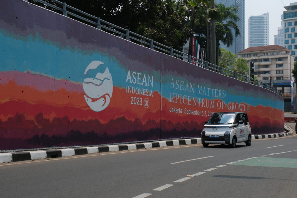Keikutsertaan Wuling dalam KTT ASEAN 2023 Jakarta ini menunjukkan komitmen Wuling untuk masa depan yang lebih hijau dengan semangat ‘Shaping Clean Tomorrow’ 1000x667