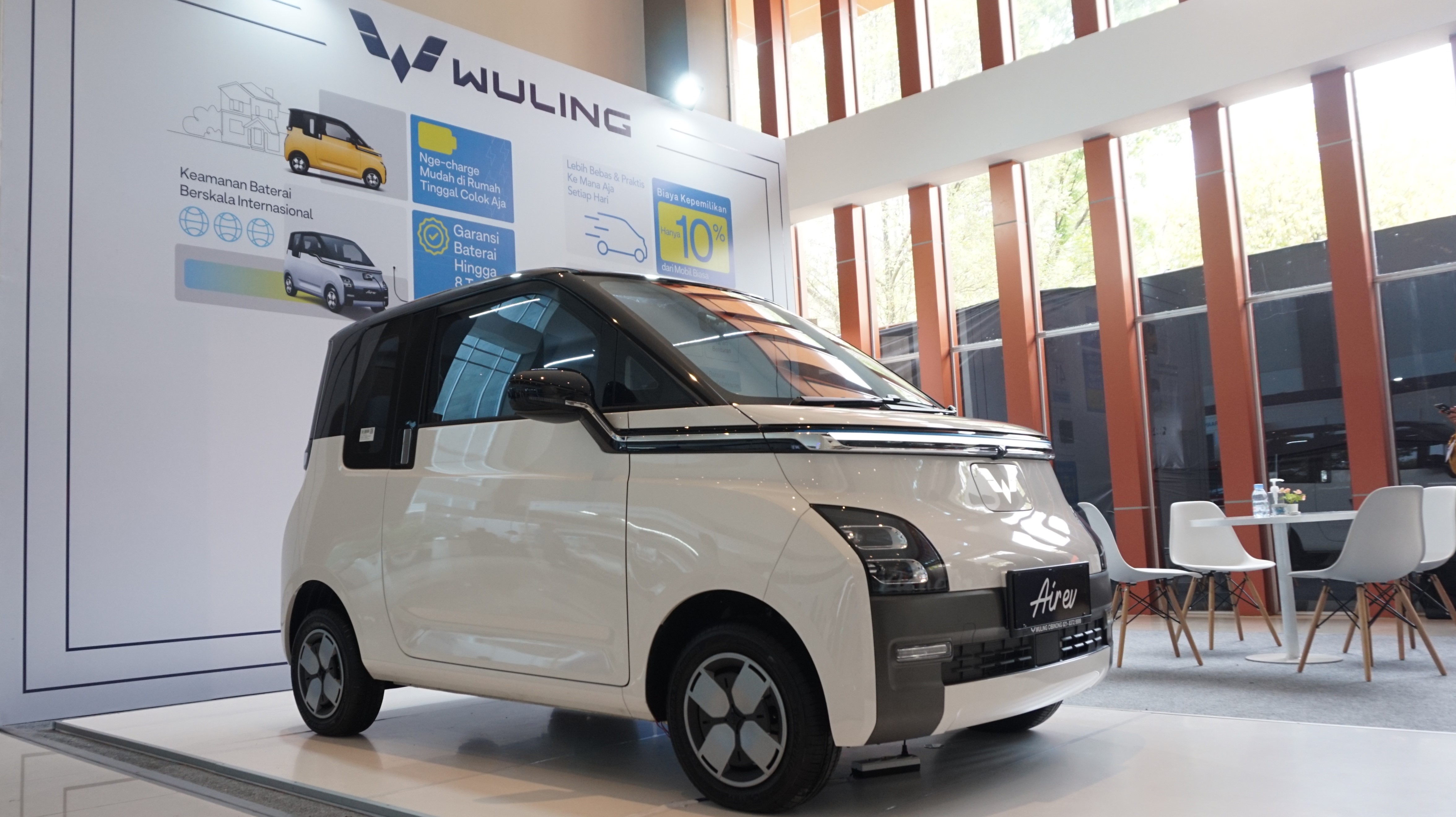 Image Wuling Air ev Participates in IEMS 2023 to Support EV Development in Indonesia