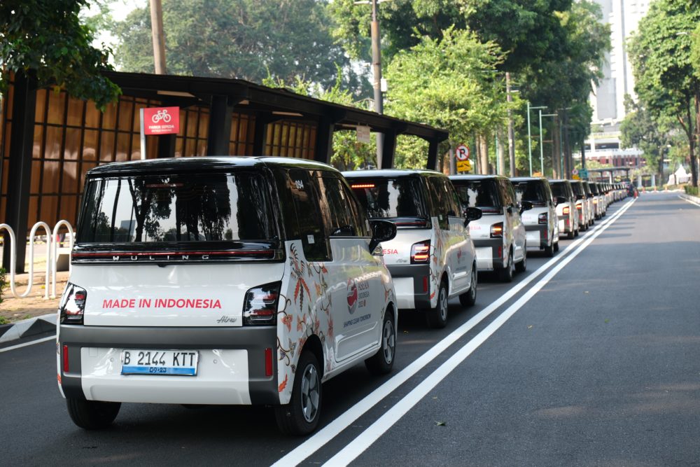 Wuling Air ev ditugaskan sebagai kendaraan resmi para delegasi KTT ASEAN yang berasal dari 22 negara 1000x667