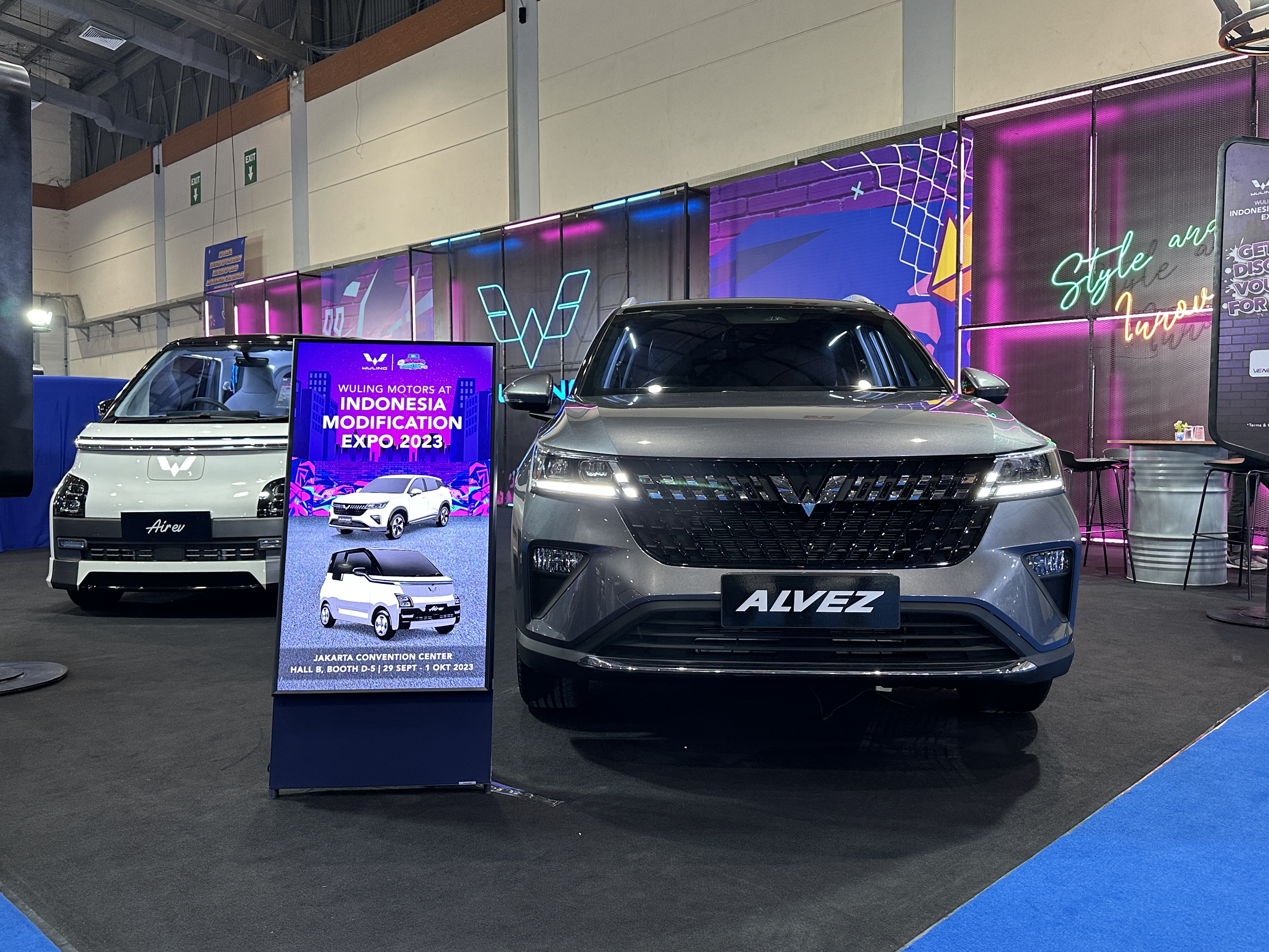Image Wuling Participates in OLX Autos Indonesia Modification & Lifestyle Expo (IMX) 2023