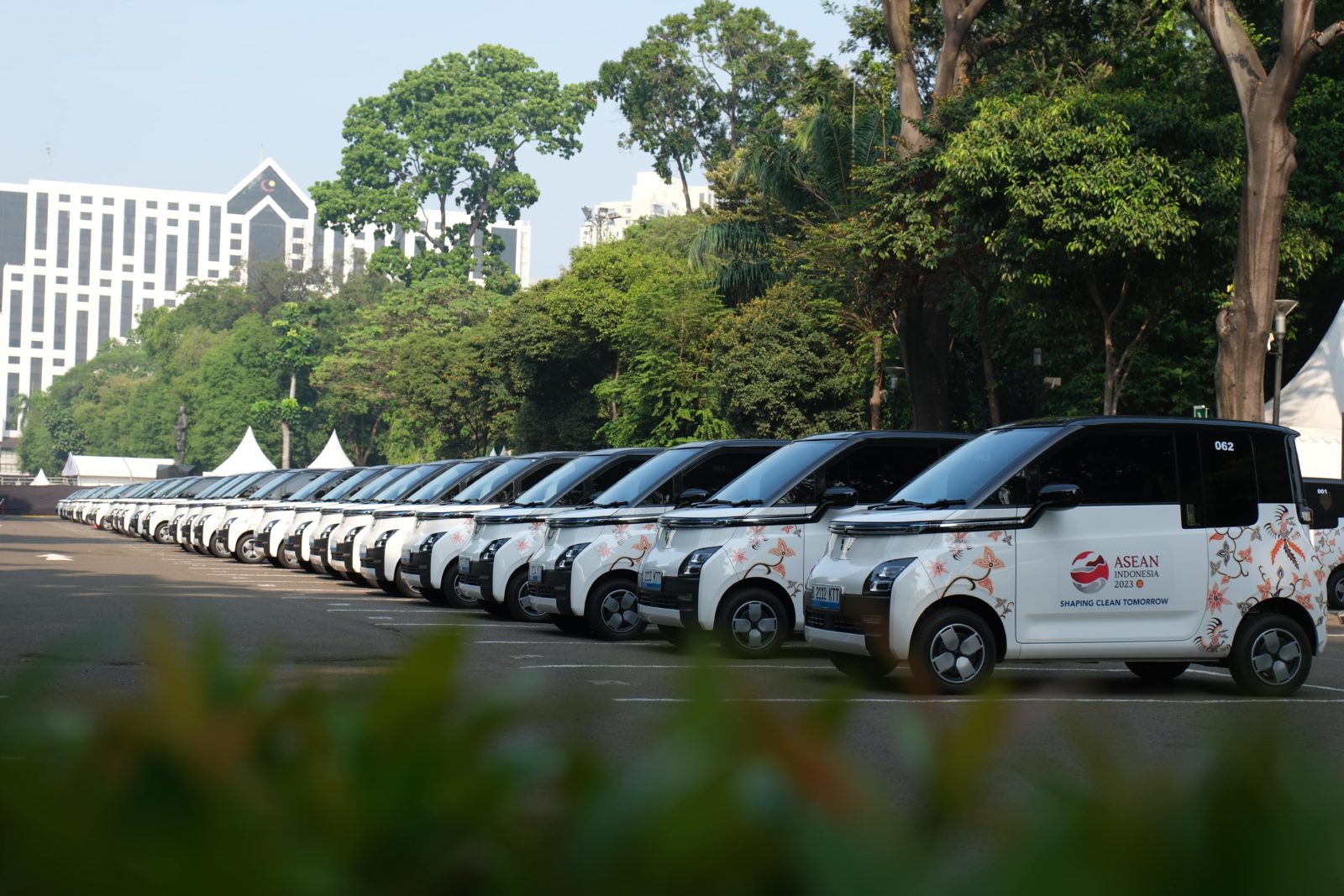 Image To Support the 43rd ASEAN Summit 2023 in Jakarta, Wuling Air ev Participates as Official Car Partner