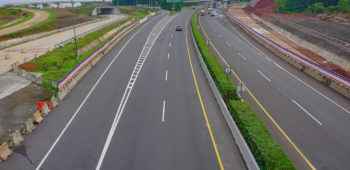 Image Understanding Lane Hogger on Toll Roads and Why It’s Dangerous