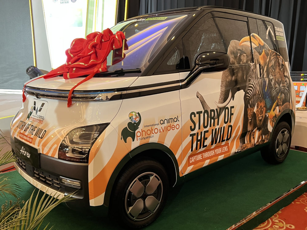 Pada IAPVC 2023 kali ini satu unit Wuling Air ev Long Range dengan livery khusus menjadi hadiah utama untuk karya foto terbaik 1000x750