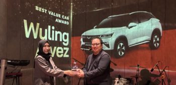 Image Wuling Alvez Raih Penghargaan Best Value Car dalam Carvaganza Editors’ Choice Award 2023