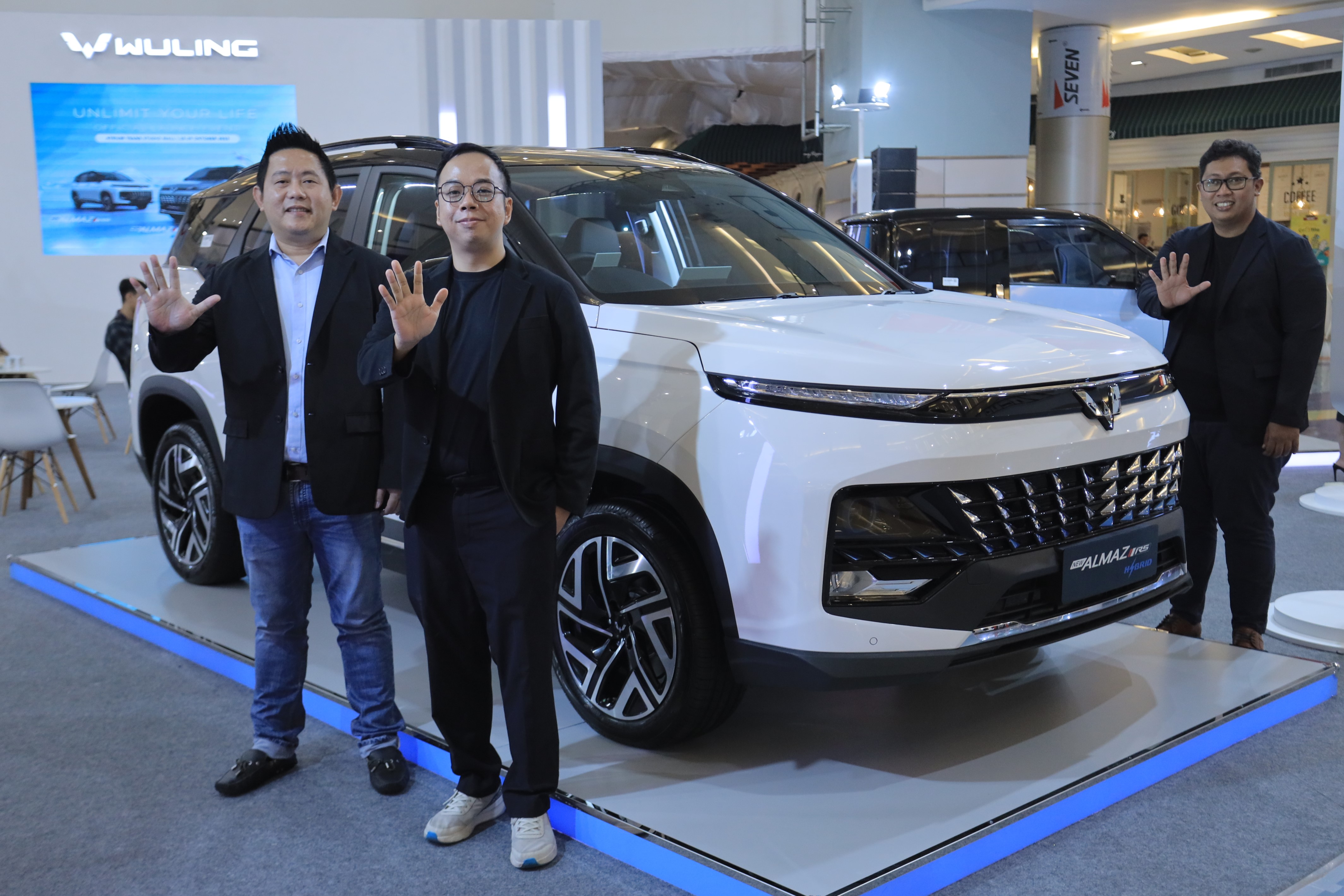 Image Wuling’s Newest Medium SUV, New Almaz RS Pro Starts Being Marketed in Makassar City