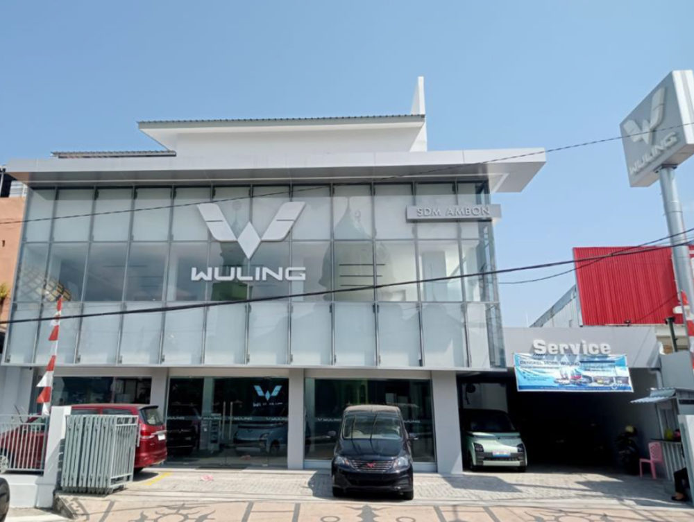 Wuling SDM Ambon mengenakan semangat baru yakni visual identity Wuling silver logo 1 1000x753