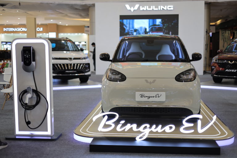 Image Mobil Listrik Kedua Dari Wuling yakni BinguoEV Resmi Dipasarkan Di Kota Makassar