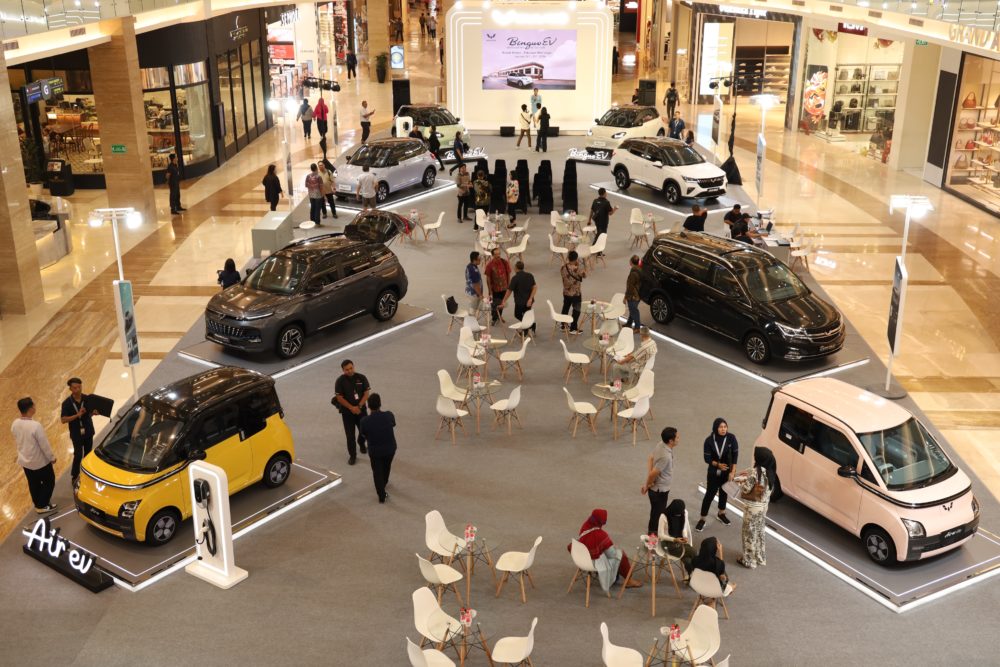 Konsumen dapat melihat langsung mobil listrik terbaru dari Wuling di Grand Atrium Pakuwon Mall Jogja sampai dengan 21 Januari 2024 1000x667