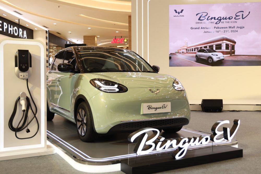 Mobil Listrik Kedua Wuling BinguoEV Mulai Dipasarkan untuk Konsumen Yogyakarta 1000x667